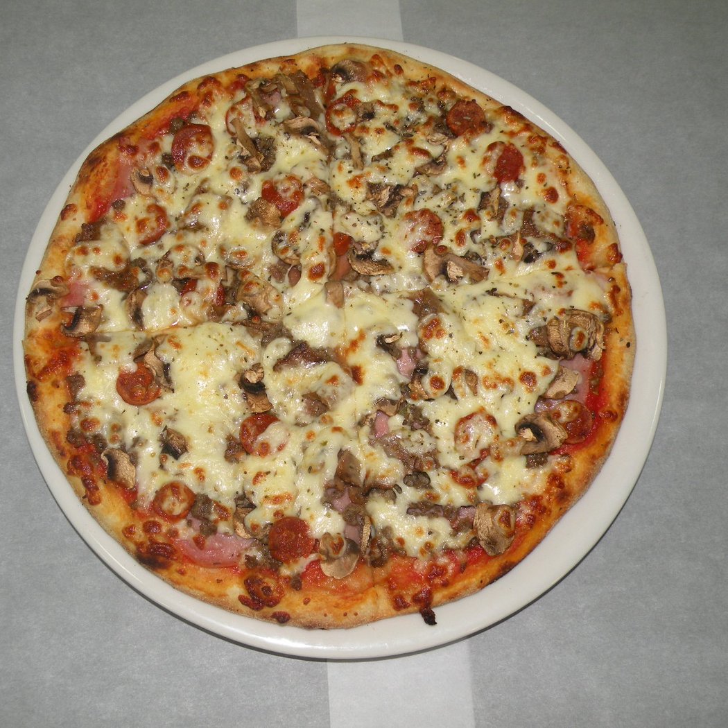 Pizza House. 3